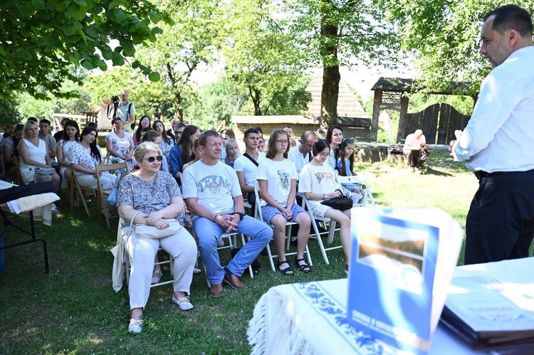 «Моя сім’я – мій оберіг»: в Ужгороді відзначили переможців обласного фотоконкурсу