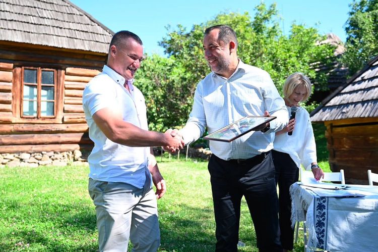 «Моя сім’я – мій оберіг»: в Ужгороді відзначили переможців обласного фотоконкурсу