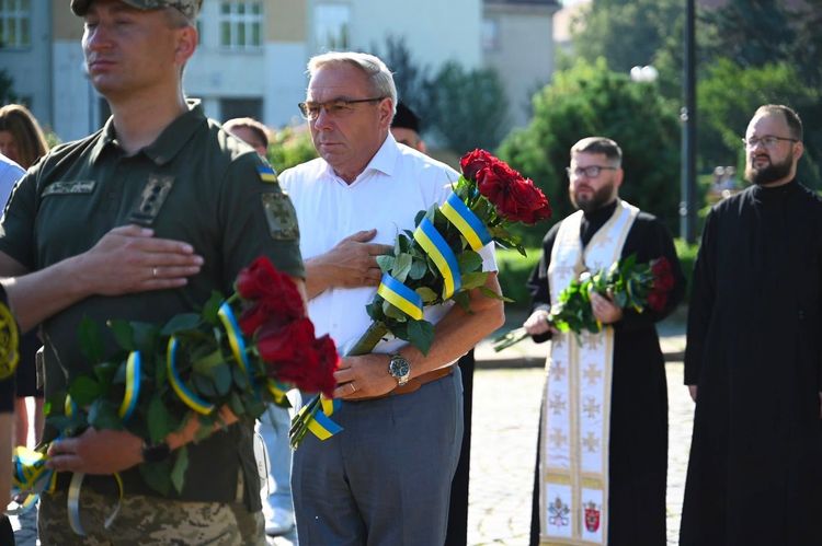 В обласному центрі Закарпаття відзначили 30-ту річницю з дня прийняття Конституції України