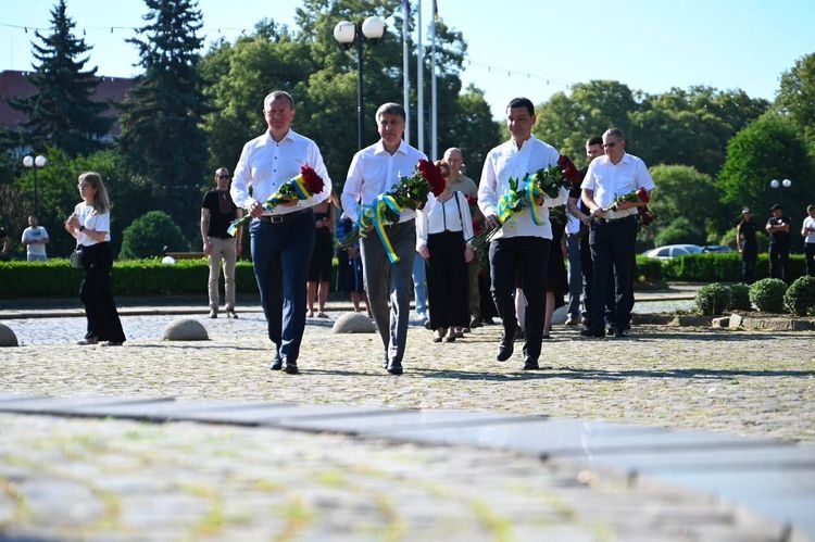 В обласному центрі Закарпаття відзначили 30-ту річницю з дня прийняття Конституції України