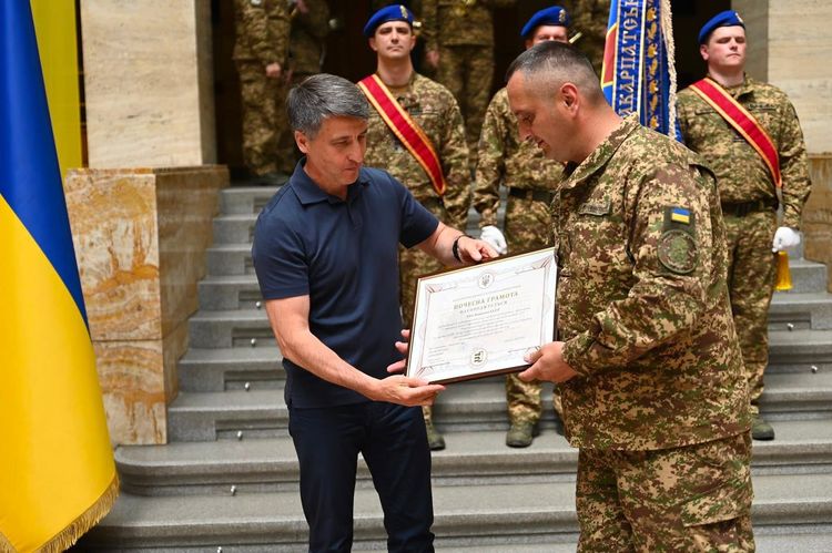 Закарпатських нацгвардійців відзначили з нагоди Дня Конституції України