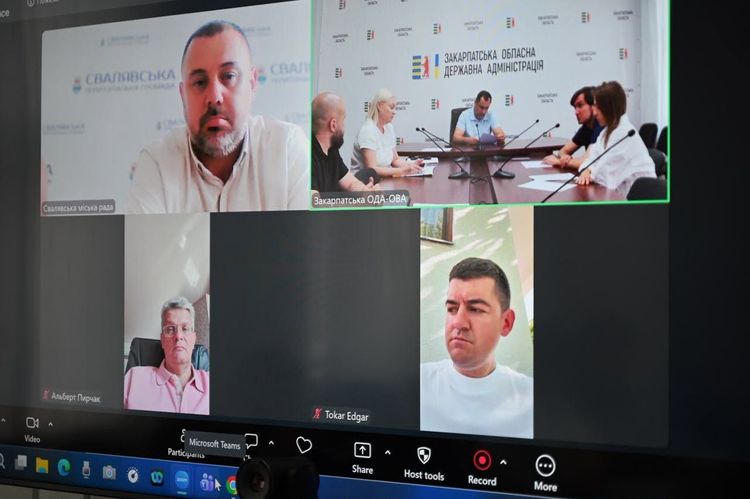Мирослав Білецький координує ліквідацію наслідків пожежі в шелтері для ВПО у Сваляві
