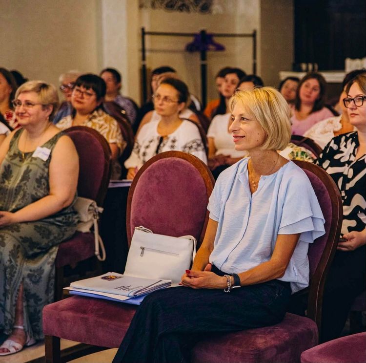 У Мукачеві відбувся захід «Жива книга: відверті історії турботи про дітей»