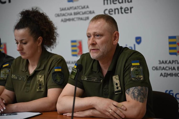 Правопорядок на кордоні, ситуація в пунктах пропуску та контрактна служба в лавах ДПСУ – брифінг прикордонників