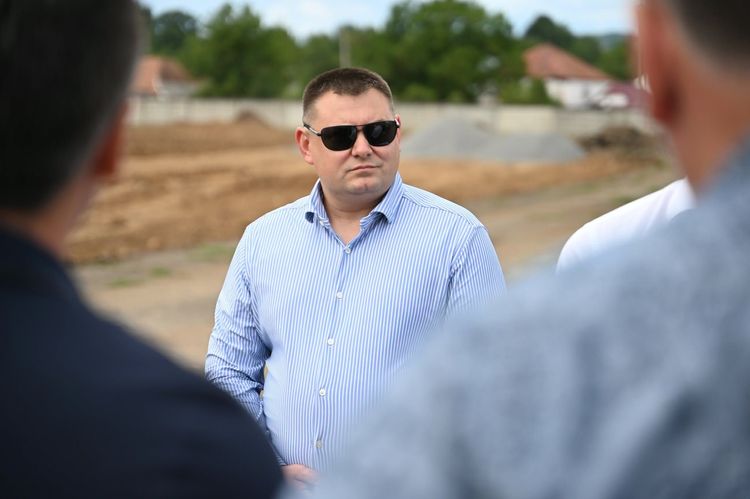 Мирослав Білецький та Віктор Микита проінспектували масштабну реконструкцію школи в Ільниці