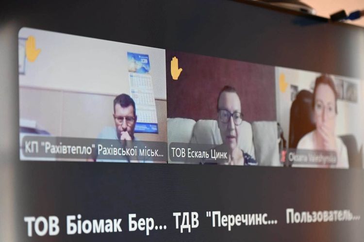 Закарпатським підприємцям роз'яснили новий порядок перепідтвердження статусу критичності та правила обліку сумісників