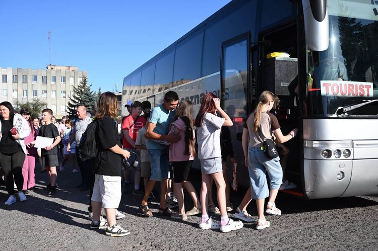 Діти військовослужбовців із Закарпаття та Сумщини вирушили на відпочинок до Австрії