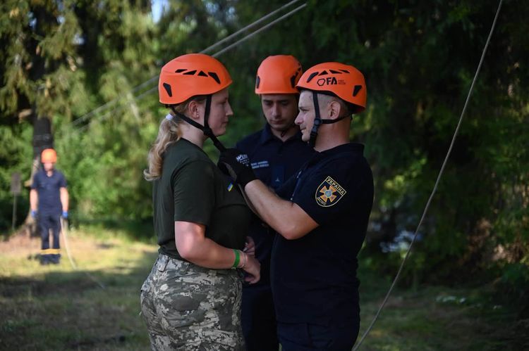 Близько 800 учасників об’єднав військово-патріотичний збір «Карпатський щит 2026» на Хустщині