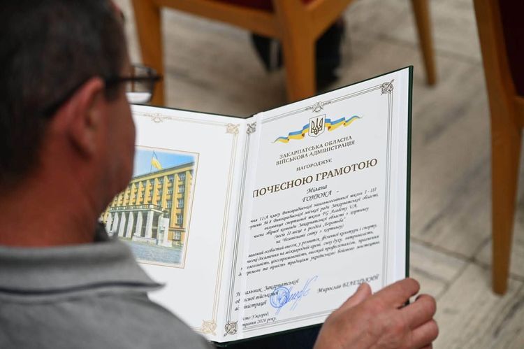 В атріумі ОВА відзначили найкращих тренерів області та їхніх вихованців