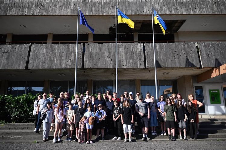 Діти військовослужбовців із Закарпаття та Сумщини вирушили на відпочинок до Австрії