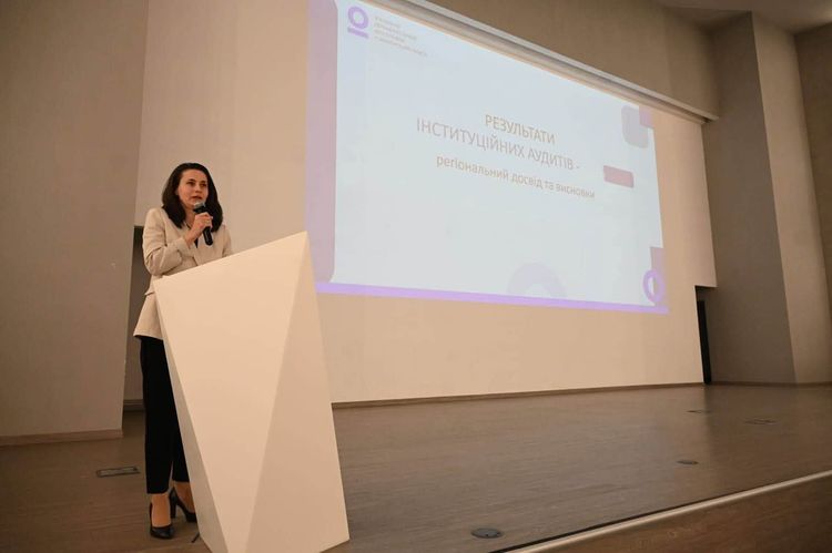 На Закарпатті обговорили ключові питання розвитку освітньої галузі