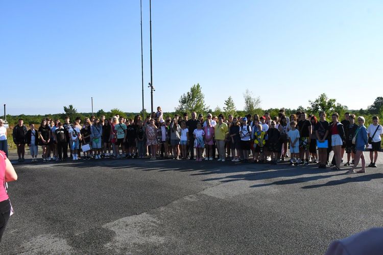 Сто дітей пільгових категорій із Закарпаття вирушили на відпочинок до Угорщини