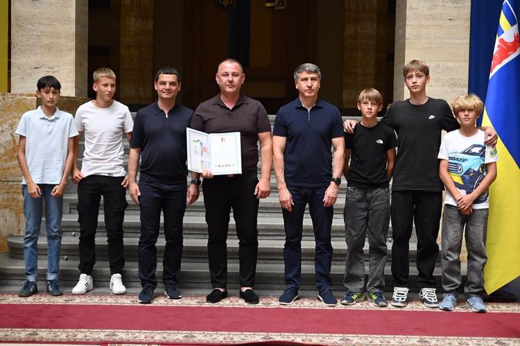 В атріумі ОВА відзначили фіналістів проєкту «Пліч-о-пліч Всеукраїнські шкільні ліги»