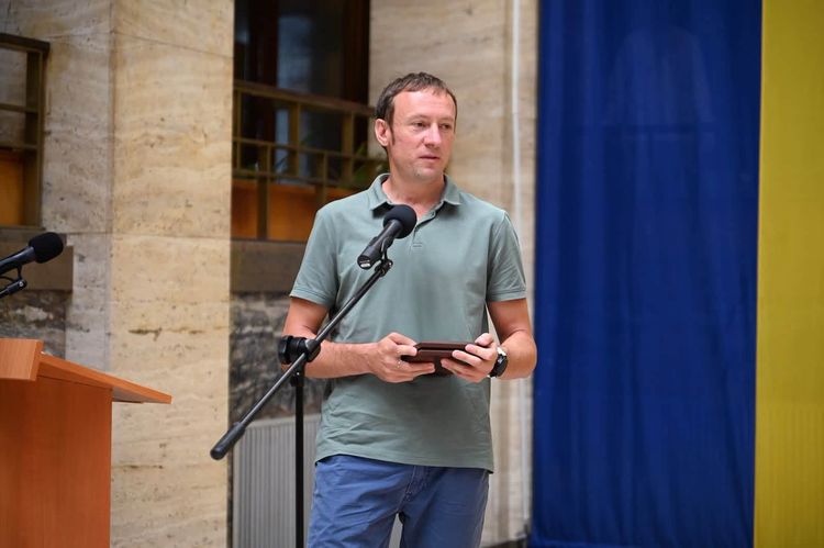 В атріумі ОВА відзначили фіналістів проєкту «Пліч-о-пліч Всеукраїнські шкільні ліги»