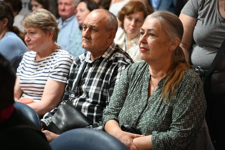 В Ужгороді відкрили гуманітарний центр Вільні разом для ВПО з Херсонщини