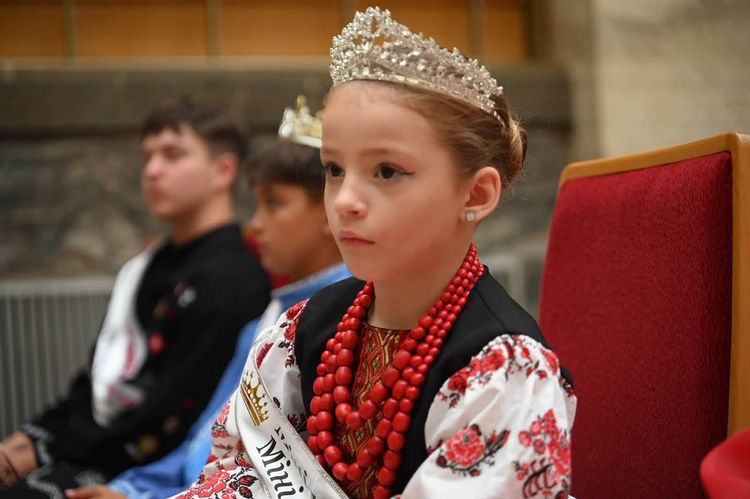 Мирослав Білецький відзначив переможців конкурсу «Міні Міс & Міні Містер Закарпаття»