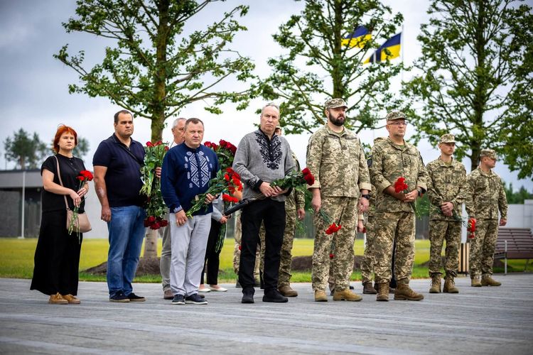 Представники ОВА взяли участь у церемонії поховання п'яти невідомих воїнів на НВМК
