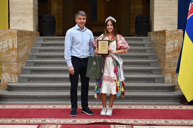 Мирослав Білецький відзначив переможців конкурсу «Міні Міс & Міні Містер Закарпаття»
