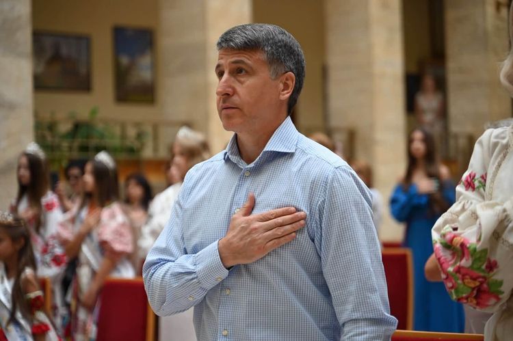 Мирослав Білецький відзначив переможців конкурсу «Міні Міс & Міні Містер Закарпаття»