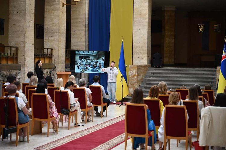 Мирослав Білецький відзначив переможців конкурсу «Міні Міс & Міні Містер Закарпаття»