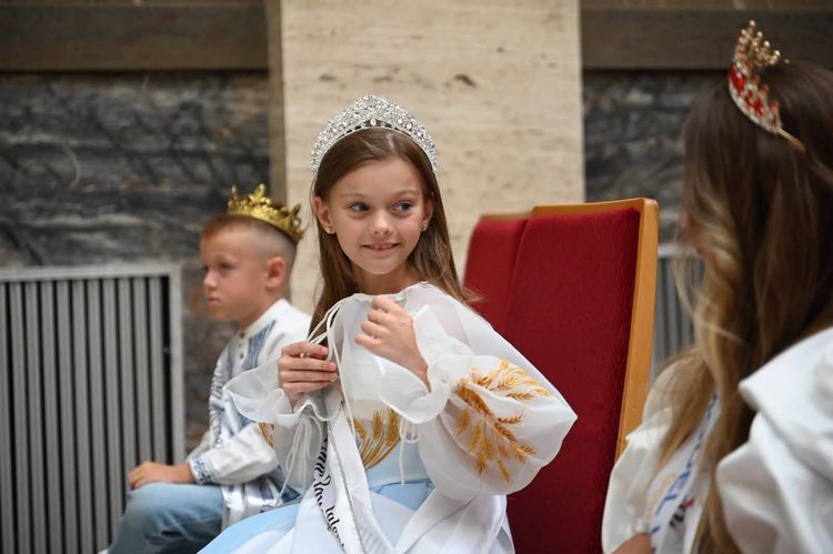 Мирослав Білецький відзначив переможців конкурсу «Міні Міс & Міні Містер Закарпаття»