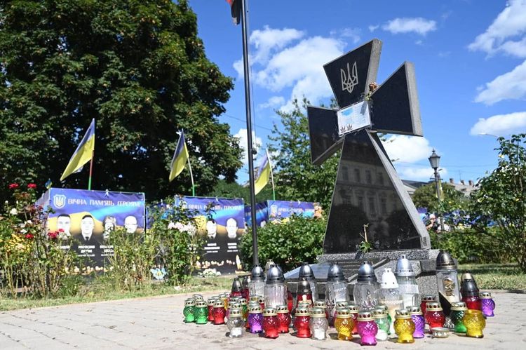 В Ужгороді вшанували пам'ять жертв російського полону