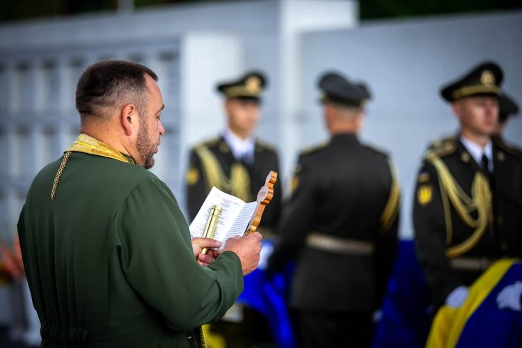 Представники ОВА взяли участь у церемонії поховання п'яти невідомих воїнів на НВМК
