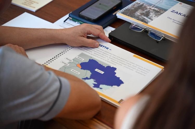 У Закарпатській ОВА відбулася зустріч із тимчасово повіреною у справах Канади
