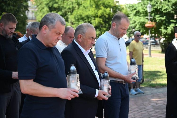 В Ужгороді вшанували пам'ять жертв російського полону