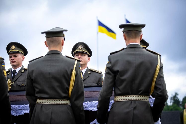 Представники ОВА взяли участь у церемонії поховання п'яти невідомих воїнів на НВМК