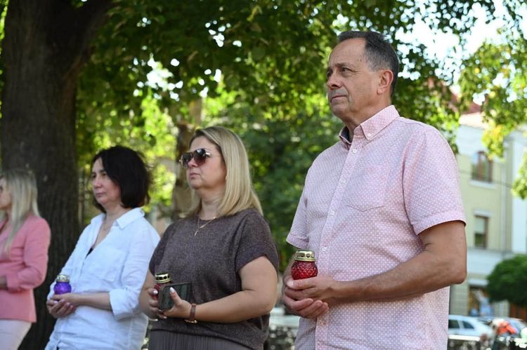 В Ужгороді вшанували пам'ять жертв російського полону