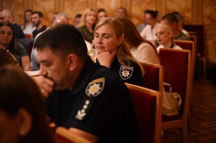 У Закарпатській ОВА обговорили шляхи професійної адаптації та зайнятості ветеранів