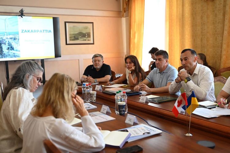 У Закарпатській ОВА відбулася зустріч із тимчасово повіреною у справах Канади