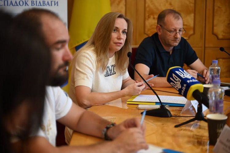 У Закарпатській ОВА обговорили шляхи професійної адаптації та зайнятості ветеранів