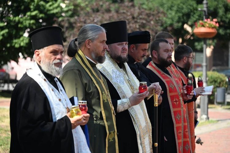 В Ужгороді вшанували пам'ять жертв російського полону