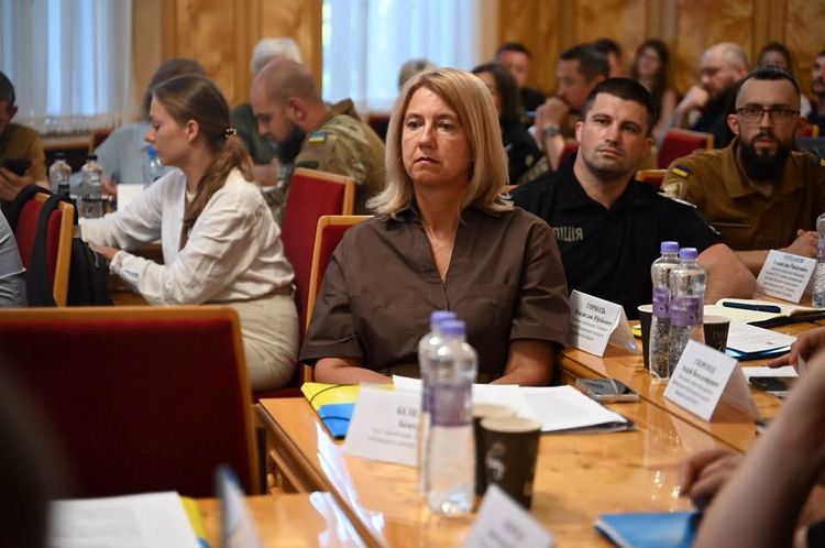 У Закарпатській ОВА обговорили шляхи професійної адаптації та зайнятості ветеранів