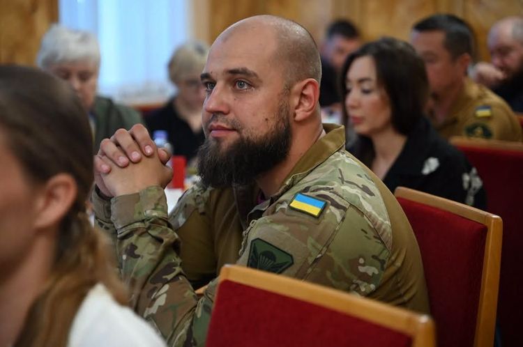 У Закарпатській ОВА обговорили шляхи професійної адаптації та зайнятості ветеранів