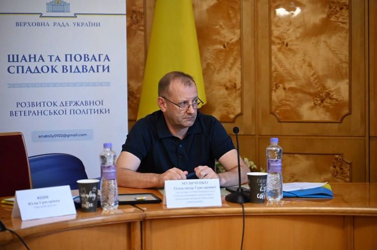 У Закарпатській ОВА обговорили шляхи професійної адаптації та зайнятості ветеранів