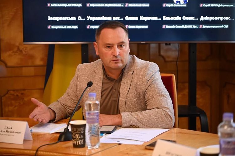 У Закарпатській ОВА обговорили шляхи професійної адаптації та зайнятості ветеранів