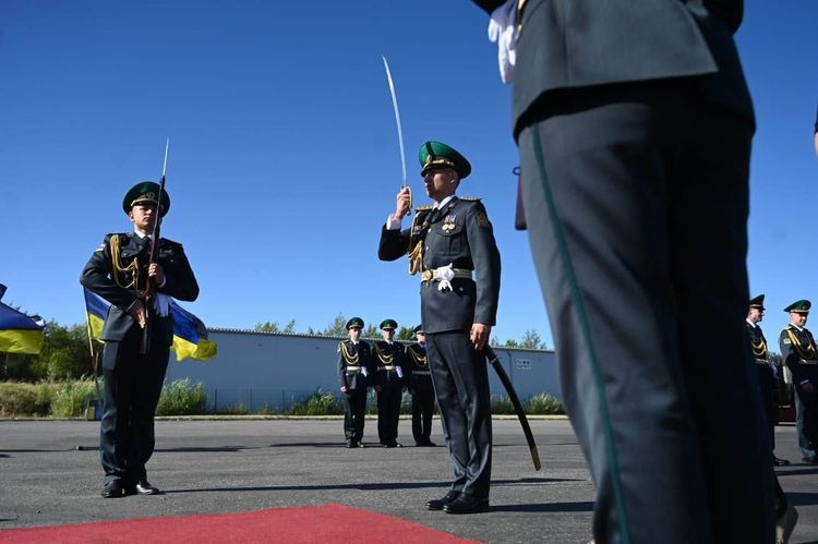  Закарпаття першим зустріло прах полковника Євгена Коновальця на рідній землі