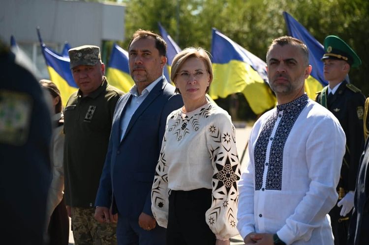  Закарпаття першим зустріло прах полковника Євгена Коновальця на рідній землі