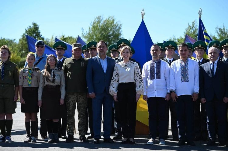  Закарпаття першим зустріло прах полковника Євгена Коновальця на рідній землі