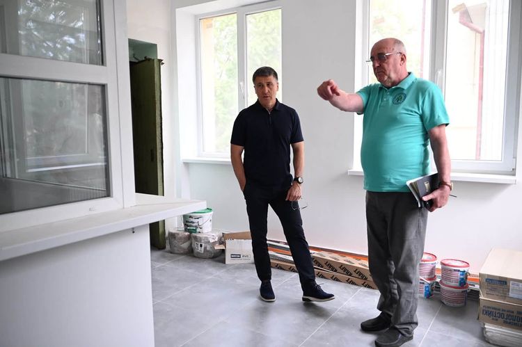 Мирослав Білецький перевірив хід модернізації Центру легеневих хвороб