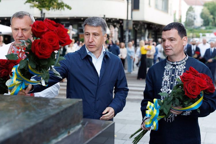 В Ужгороді світанок Дня Незалежності України зустріли традиційною «Молитвою за Україну»