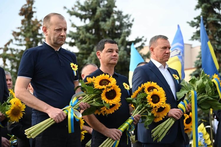 В Ужгороді вшанували День пам’яті захисників України