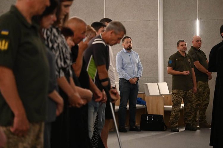 В Ужгороді посмертні відзнаки передали родинам загиблих воїнів 42 ОМБр