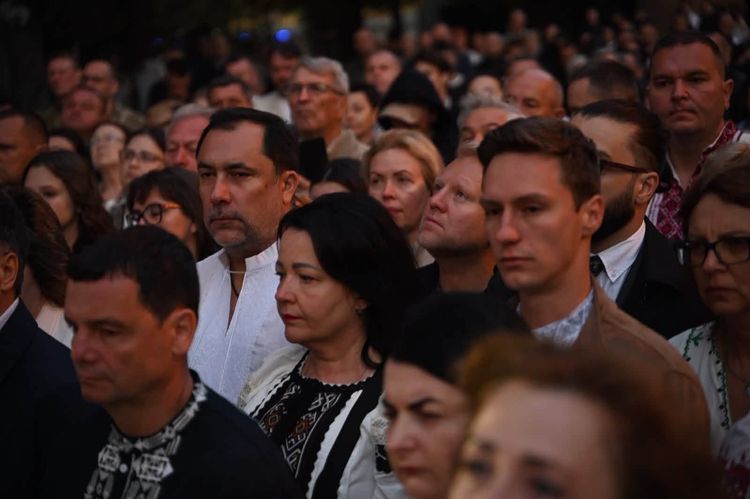 В Ужгороді світанок Дня Незалежності України зустріли традиційною «Молитвою за Україну»