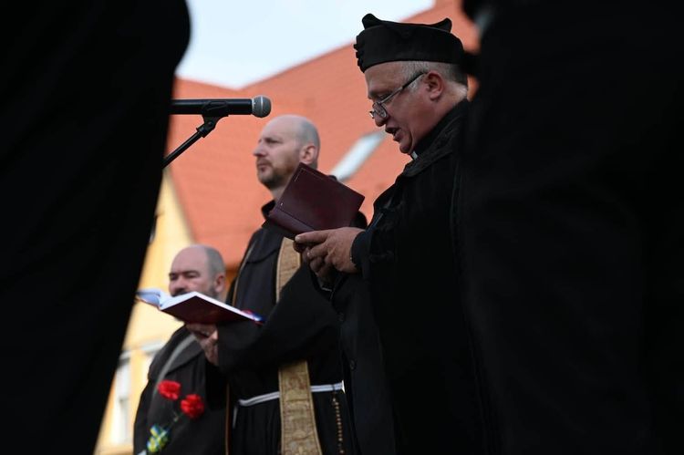 В Ужгороді вшанували День пам’яті захисників України