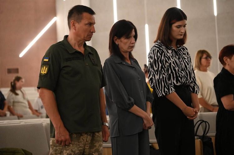 В Ужгороді посмертні відзнаки передали родинам загиблих воїнів 42 ОМБр