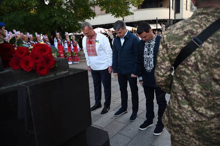 В Ужгороді світанок Дня Незалежності України зустріли традиційною «Молитвою за Україну»